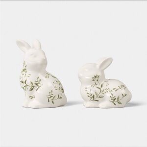 Easter Stoneware
Bunny Salt and Pepper
Shaker Set - Threshold™